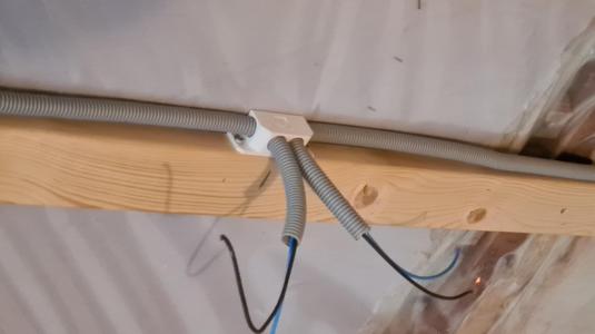 90-degree mount - Electrical tubing