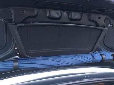 Wind blocker mount for BMW Z4 E85 