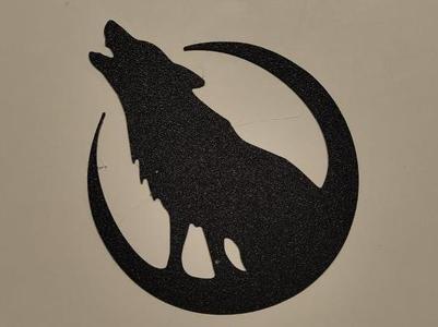 howling wolf wall art