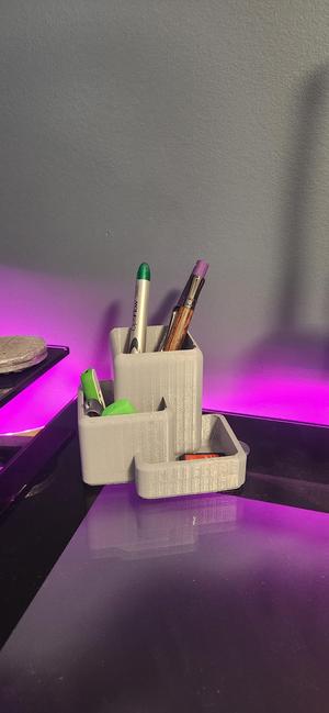Cubic Pen Holder