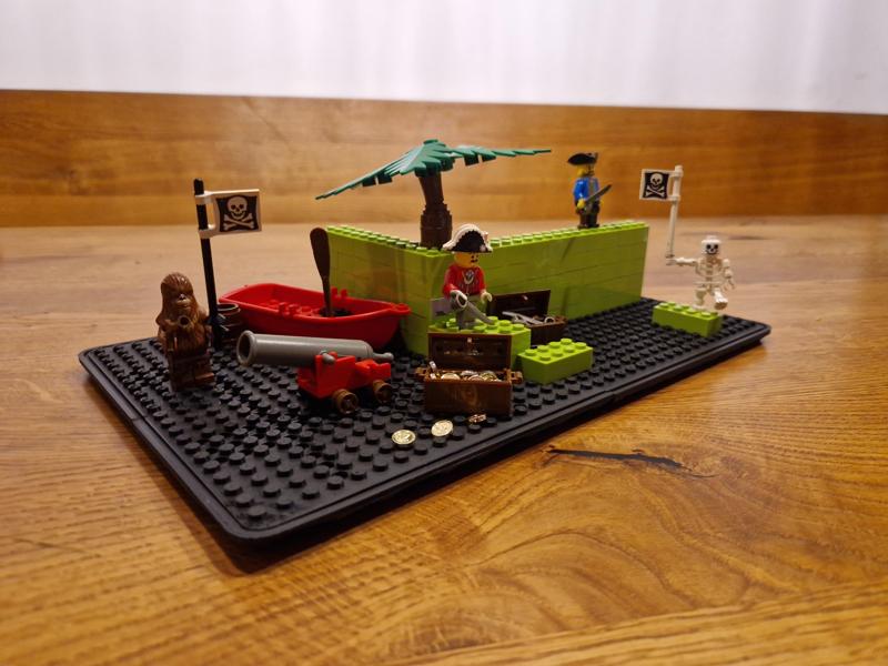 Brickplates for Cooler Master QUBE500 compatible with LEGO, Bluebrixx, ...