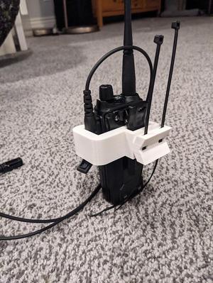 Baofeng UV-82 mount with plug retention