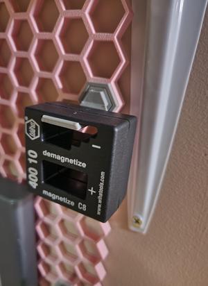 Multiboard and HSW magnetizer/demagnetizer holder