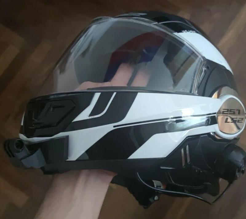 LS2 Valiant 1 GoPro helmet mount ( first generation LS2 )