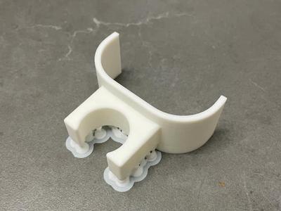 Spray gun bracket compatible with 60x40 round and flat pipes