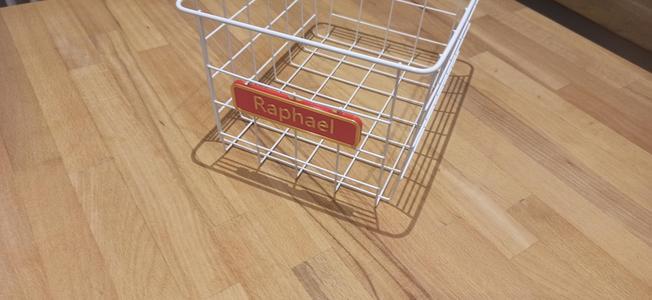 Sign/Name Plate design for wire baskets
