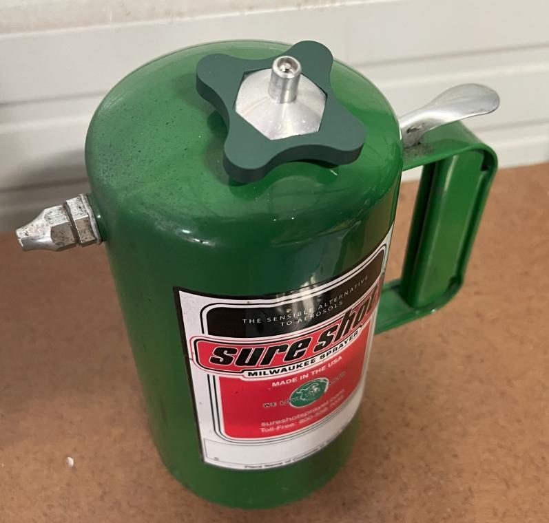 Aerosol sprayer knob