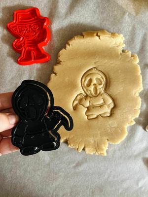 Cutter, cutter and seal. SCREAM. HALLOWEEN