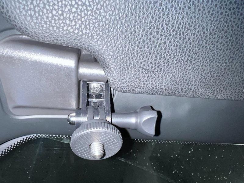 BMW Z4 E85 / E86 - Sun visor camera mount