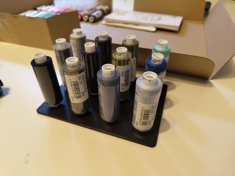 Halterung für Gütermann Toldi Garnrollen (500 m) | Spool Holder for Gütermann Toldi 500 m Thread