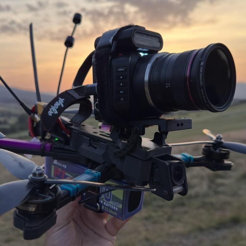 DRONE MOUNT FOR CINEMA CAMERAS