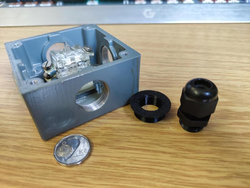 Thread adapter M22 to M16