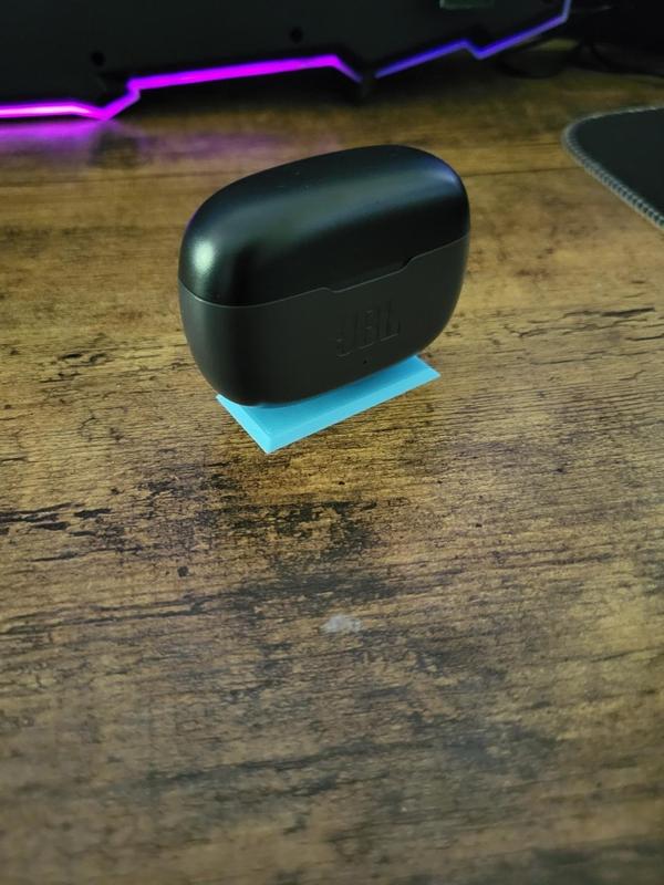Simple Earbud stand for air pods and type c cases.
