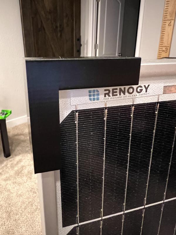 Renogy 100w Solar Panel Corner