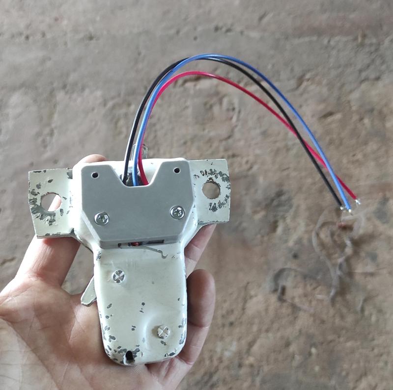 Ford Mustang 1965 trunk ajar switch housing