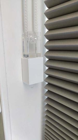 Duette cord hanger