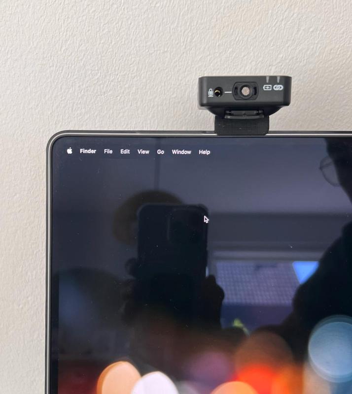 Rode wireless go Holder for Macbook