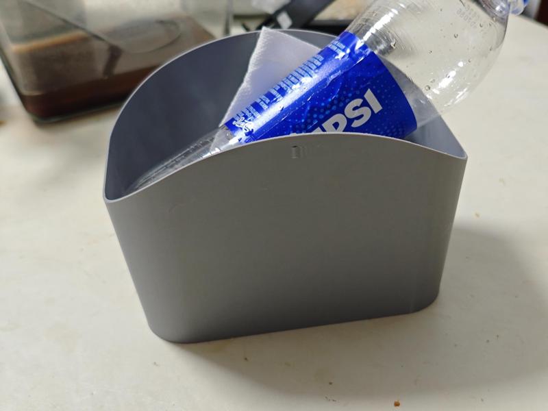 Desktop waste bin 