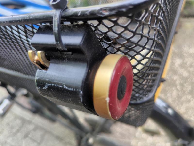 Mount for XLite 100 for bike basket