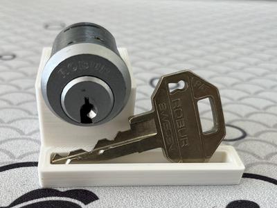 Robur Lock Stand