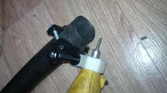 Dremel vacuum hose mount