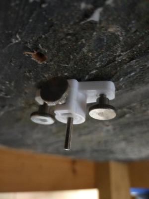 Tiedown collar for stop motion