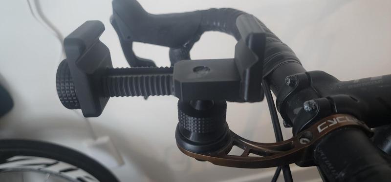 Garmin adapter for the swivel phone mount system
