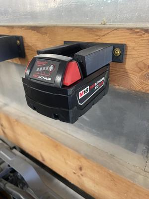 Horizontal non-locking Single M18 battery holder