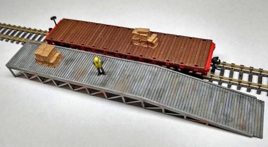N Scale Wooden Platform with Ramp for Team Track