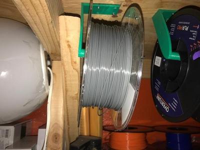 Under workbench Filament hanger