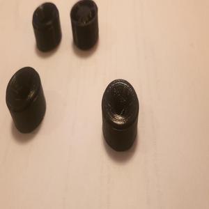 VOLVO 8642162 Rubber Mount For Engine Cover