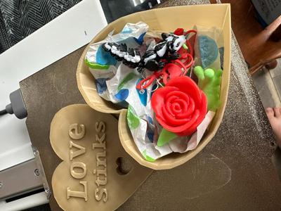 Valentines gift box love stinks