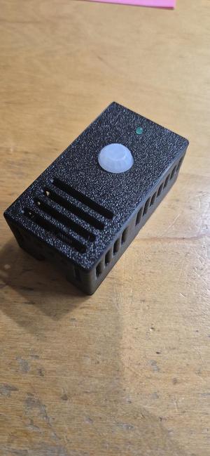 Wemos mit Lolin PIR Bewegungsmelder