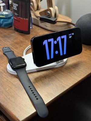 iPhone MagSafe + Apple Watch Charger