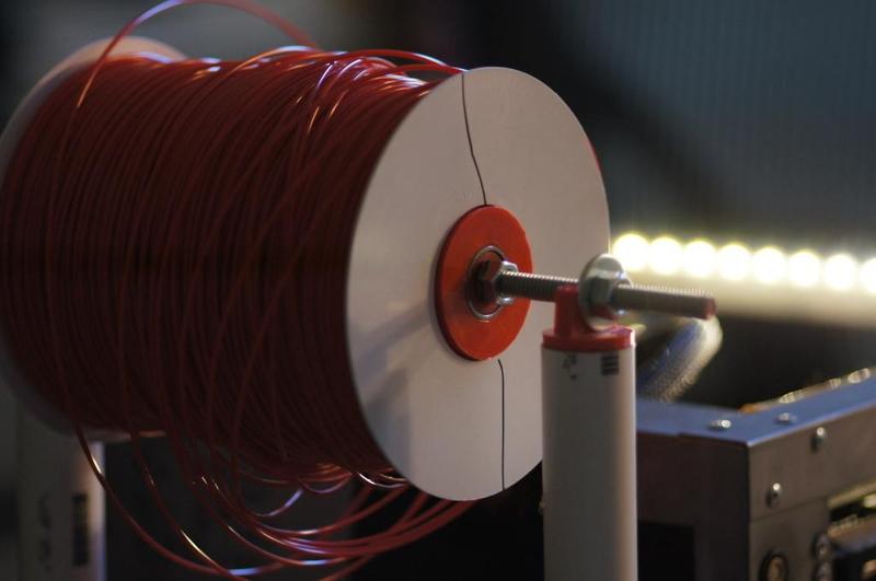 Filament spool bearing-ring hub