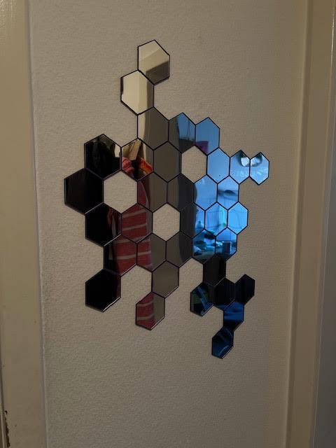 Mirror in honeycomb design Modular