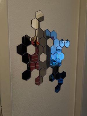 Mirror in honeycomb design Modular