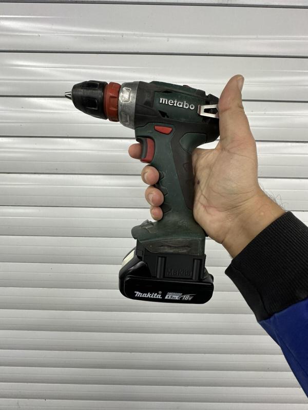 MAKITA 18V BATTERY ON METABO CASE TOOLS