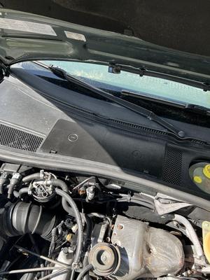 Audi A6 C5 Battery cover plate