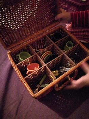 Picnic box separators