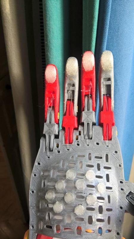 phenix hand finger and thumb cut in two parts for dual printing with rubber filament