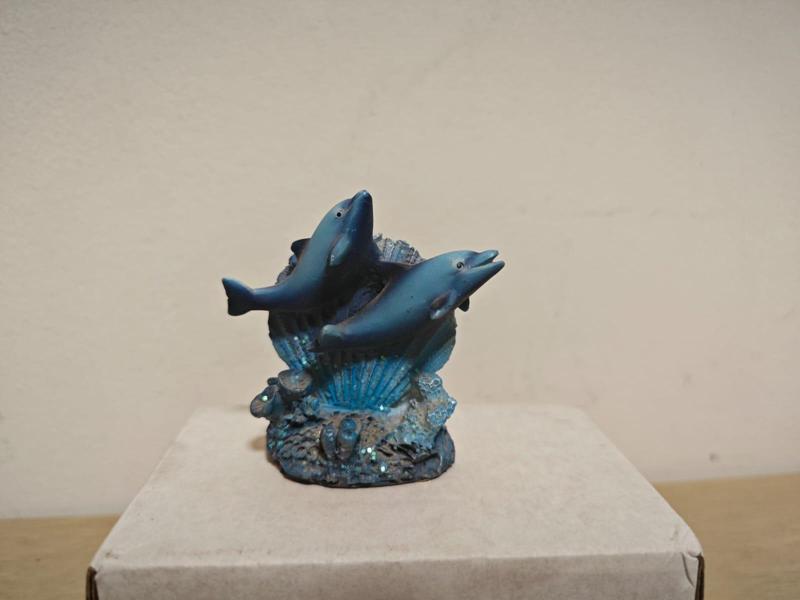 Dolphins_Statue