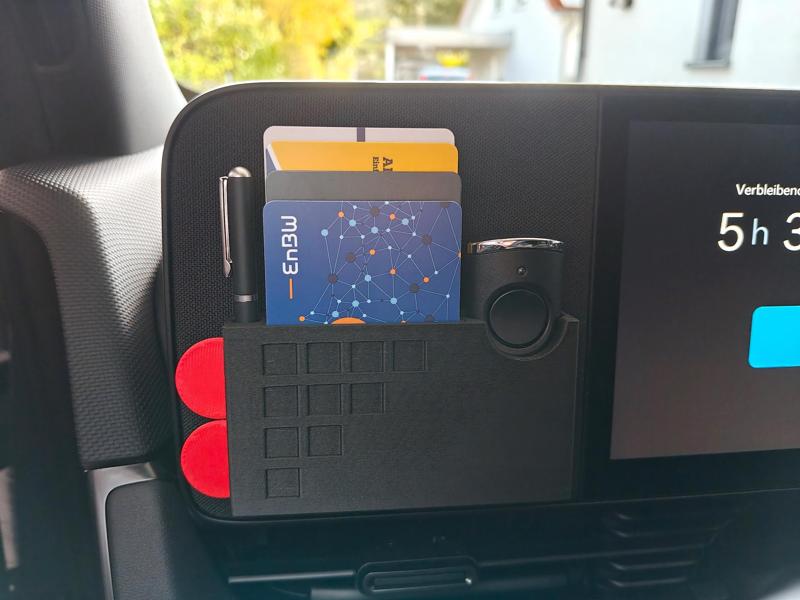 Ioniq 5 Magnetic 6x Card Holder (+ Pen)