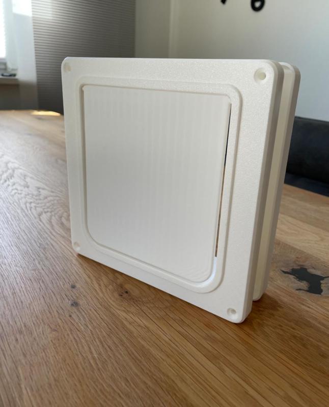 Katzenklappe / Cat door