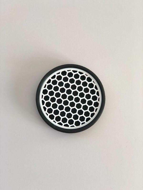 DETACHABLE CUP HOLDER