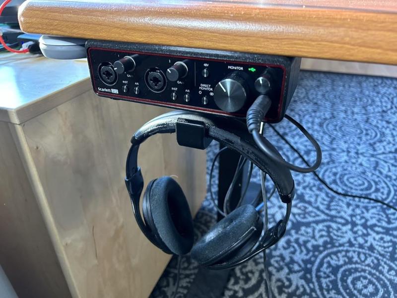 Under-Desk Mount for Scarlett 2i2 with Headphone Hook