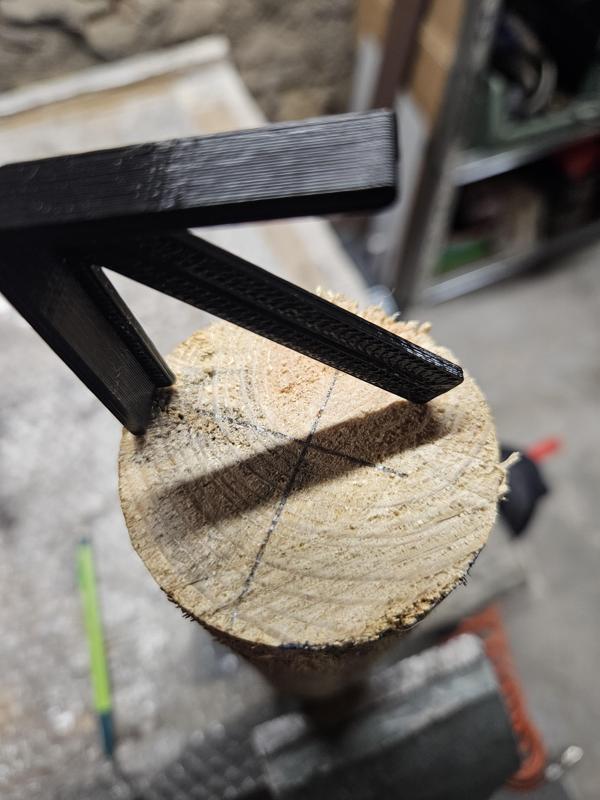 Center finder for circle shape