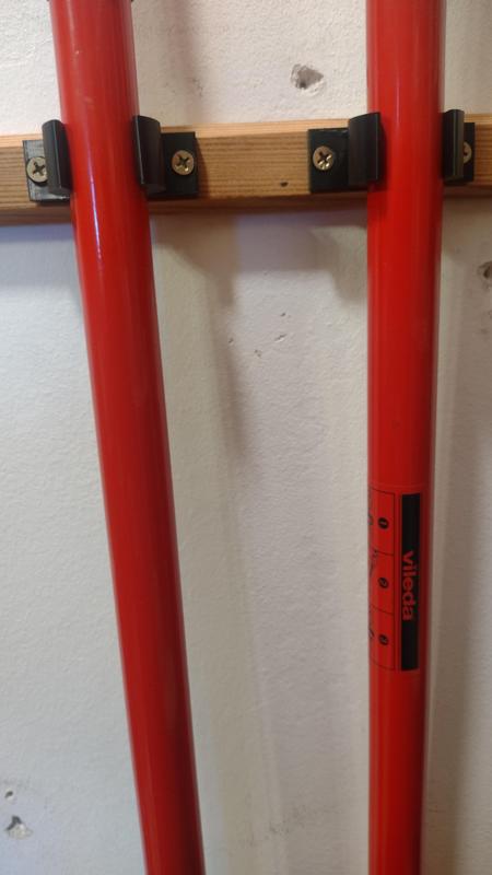 Wall mount for mop cleaner diameter 25 vileda and 22 mm