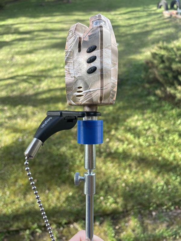 Spojka na rybářské hlásiče a vidlici