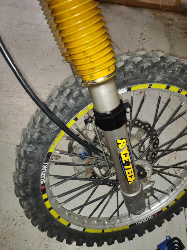 Suzuki DR350 - Fork Bracket